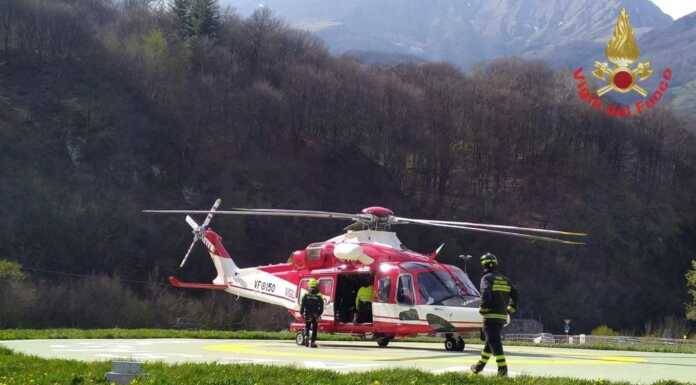 Bloccati in zona Bocchetta dei Mughi, soccorsi dai VVF elicottero drago 150 vigili del fuoco