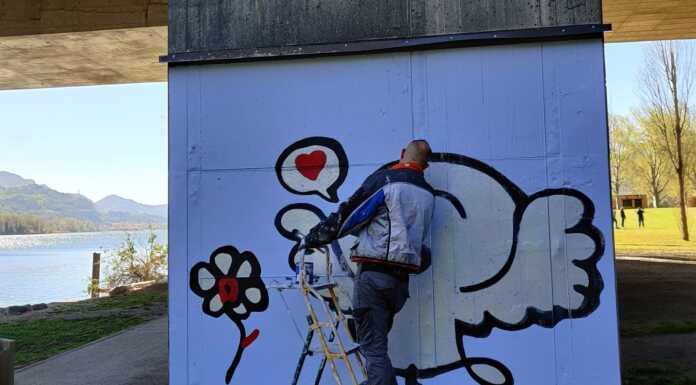 ‘Restaurato’ l’Uccellino Pescatino: “L’unico graffito ammesso a Pescate”