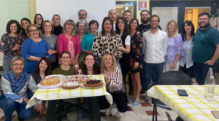 Calolzio. Dopo quasi 20 anni le catechiste ritrovano i ragazzi del 1990 Caloziocorte incontro catechieste ragazzi 1990