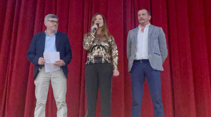 Sold-out per i Legnanesi, nuovo successo per l’evento benefico di Confcommercio Legnanesi evento confcommercio