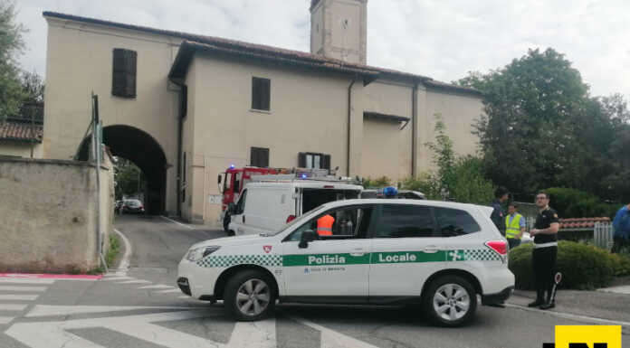 Merate: con l’auto contro i contatori del gas di un condominio