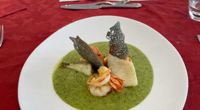 Lago di Como: meta irresistibile per i turisti americani grazie a cibo e vino Italiani 4 Allievi per 4 Piatti