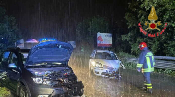 Incidente in tarda serata a Suello tra due auto Suello incidente