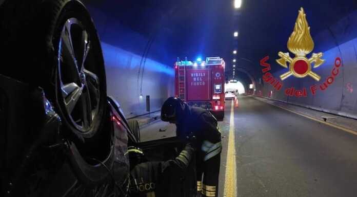 Incidente sulla nuova Lecco-Ballabio, auto si ribalta in galleria incidente galleria del lupo nuova lecco ballabio