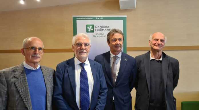 Missione a Bruxelles per tre rappresentanti degli enti locali lecchesi Da sinistra, Guido Agostoni, Rinaldo Mario Redaelli, Gian Carlo Valsecchi e Ruggero Plebani