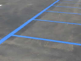 Varenna. Aperto il periodo per il rinnovo dei permessi di sosta residenti 2026 parcheggio linee blu