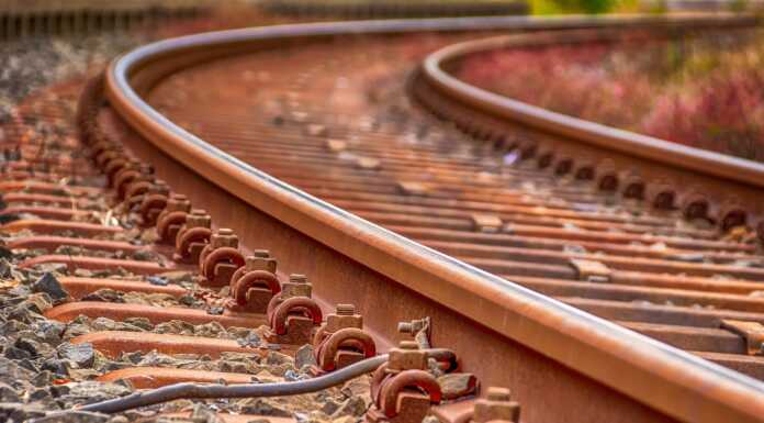 Galbiate. Lavori urgenti sul ponte della ferrovia: chiude una notte la Sp 583 Binari generica Pixabay