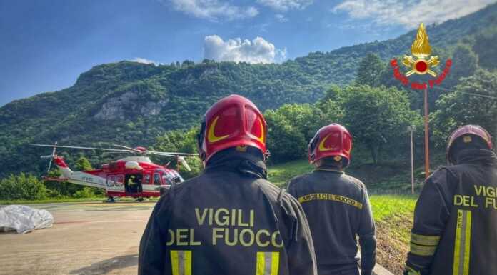 Frana di Varenna, giornata di verifiche con l’ausilio dell’elicottero dei Vigili del Fuoco vigili_del_fuoco_elicottero_frana_varenna_20230522