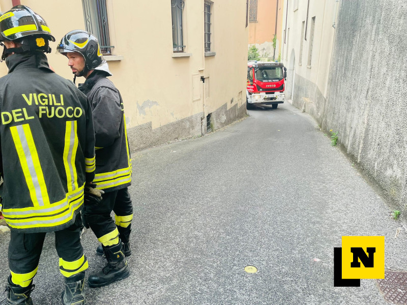 Lecco Incidente via mazzucconi ribaltamento