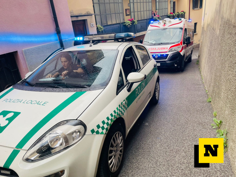 Lecco Incidente via mazzucconi ribaltamento