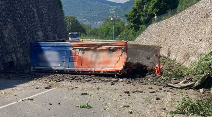 Incidente sulla nuova Lecco-Ballabio: camion ribaltato e strada chiusa Incidente_nuova_Lecco_Ballabio_Camion