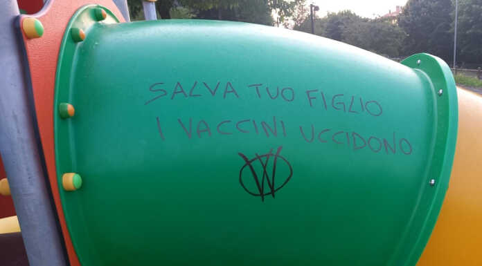 La Valletta: scritte no vax sui giochi al parco