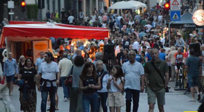 La Notte Bianca di Calolzio non delude, strade piene e tanta allegria Notte_Bianca_Calolziocorte_10_giugno_2023