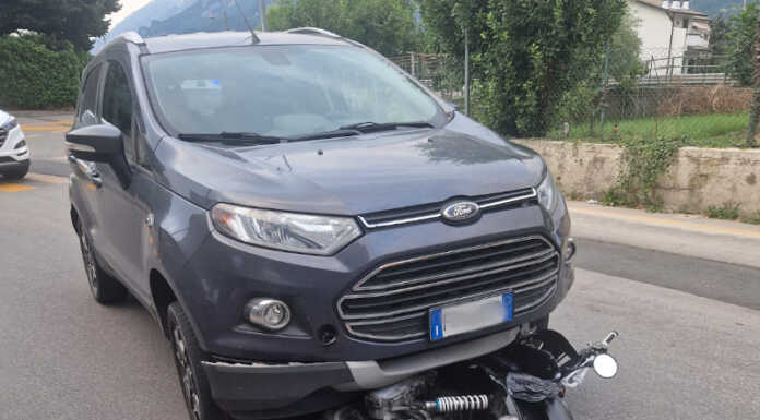 Olginate: scontro auto moto, 18enne in ospedale