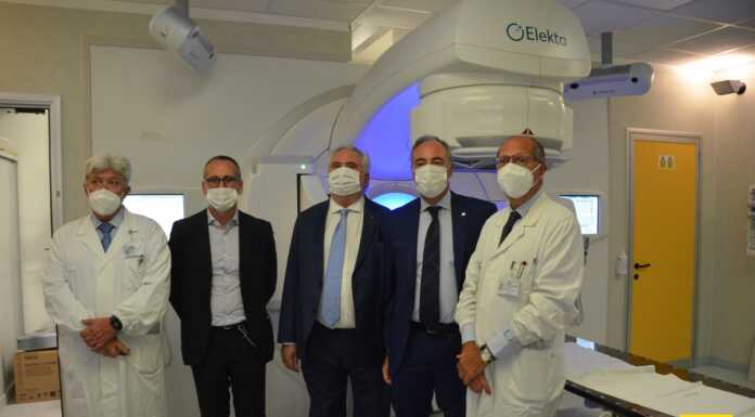 L’ospedale di Lecco ha un’arma in più contro i tumori, presentato il nuovo acceleratore lineare Ospedale_Lecco_Nuovo_Acceleratore_Lineare_20230622