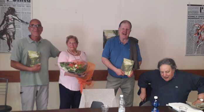 La storia di Maggianico rivive grazie alla penna di Ornella Gnecchi Da sinistra Dario Angeli, Ornella Gnecchi, Alberto Stefanoni, Aloisio Bonfanti