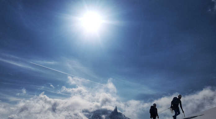 Sole e caldo in alta quota: pericoli in agguato e misure preventive Sole alta montagna rischi guide alpine