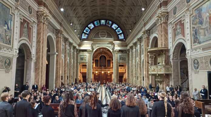 Emozioni vocali oltre oceano: Lecco applaude The Maine University Singers The Maine University Singers