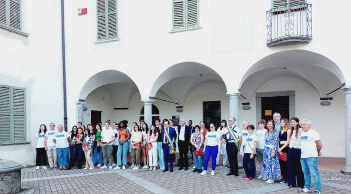 Consegnata la Costituzione ai diciottenni di Malgrate e Valmadrera consegna costituzioni 2023 malgrate valmadrera