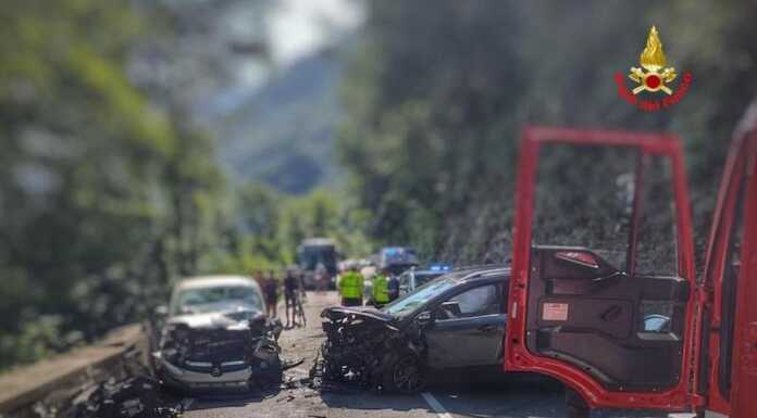 Grave incidente sulla provinciale a Dorio, automobilista elisoccorso incidente dorio