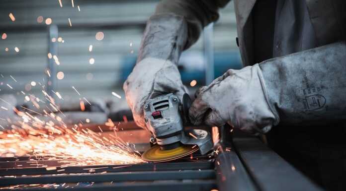 Nel 2023 rallenta l’economia lariana, i dati della Camera di Commercio Como-Lecco lavoro_industria_generica