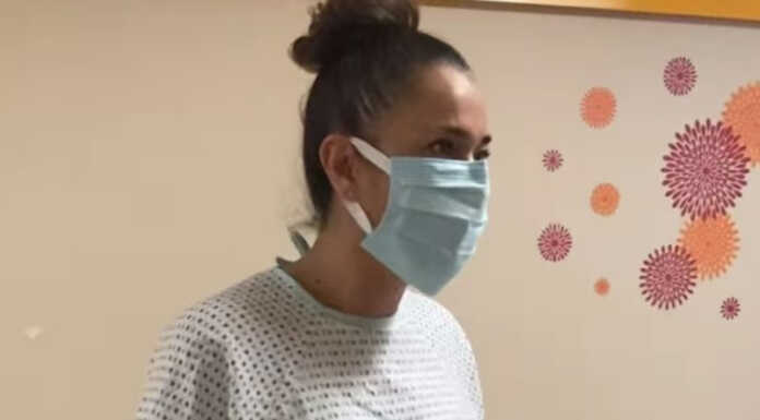 All’ospedale S. Anna è nata Anna Blue, la primogenita di Nina Zilli Nina Zilli (dal video caricato su Instagram)