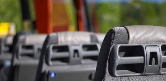 Olimpiadi 2026, Lecco porta d’accesso alla Valtellina: attivata la fermata BusForFun per Bormio e Livigno Sedili autobus generica pixabay