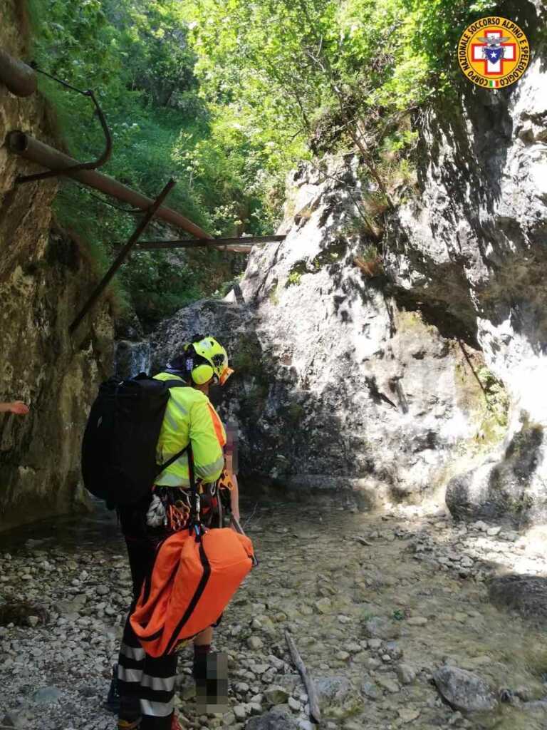 soccorso alpino sentiero vasche valmadrera 2023