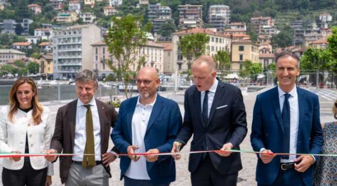 Taglio del nastro per un nuovo tratto di lungolago a Como