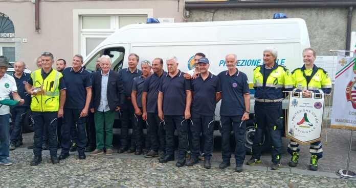 Mandello. Protezione Civile, salgono a quattro i mezzi a disposizione Protezione Civile Mandello benedizione mezzi