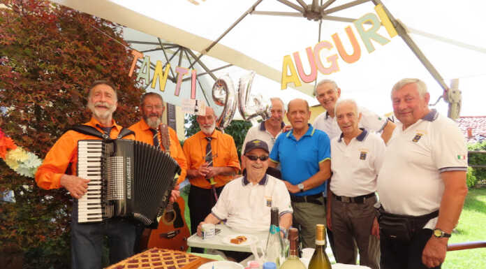 Calolzio: festa a sorpresa per Enrico Greppi, fondatore dei marinai