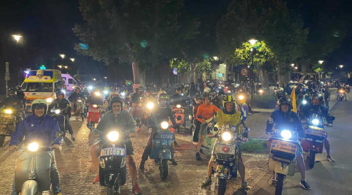 Quasi 200 vespisti per il tradizionale giro del lago di Como in notturna Giro Lago di Como in Vespa