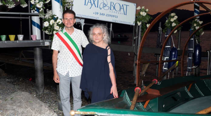 Il comune di Varenna ringrazia Liliana Cataffo in pensione dal 1° luglio Il sindaco di Varenna saluta l'impiegata Liliana Cataffo in pensione dal 1° luglio