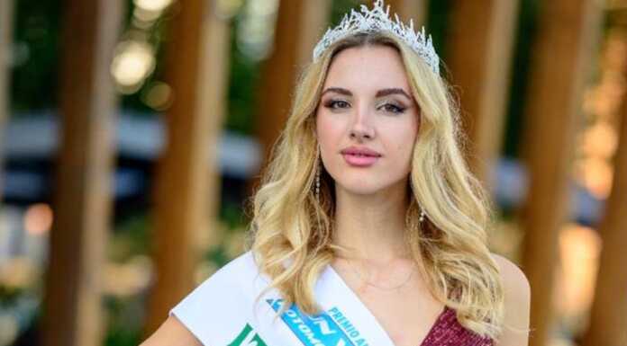 La giovane fotomodella Anna Forlin si racconta: “In passerella ho ritrovato me stessa” anna forlin