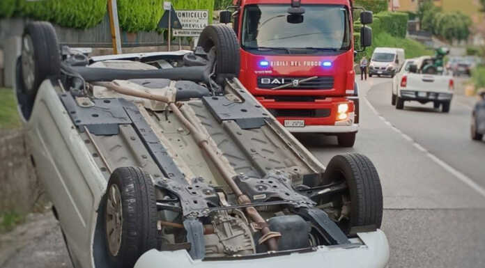 Incidente a Monticello, un’auto si ribalta sulla Sp51 auto ribaltata a monticello brianza