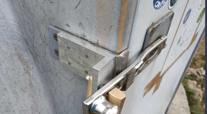 Chiuso per ristrutturazione il bivacco in cima al Due Mani bivacco al Due Mani