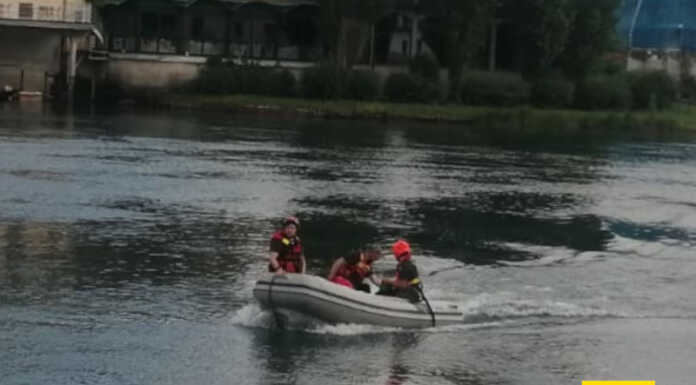 Soccorsi al lavoro sul fiume Adda, nel tratto tra Airuno e Brivio Adda vigili del fuoco Brivio Airuno