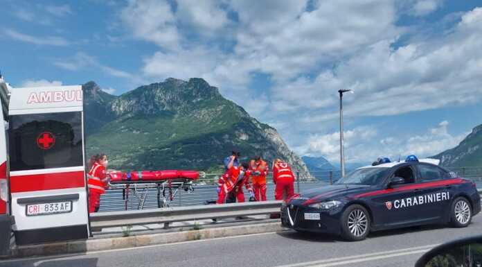 Incidente in bici, 31enne soccorso sul Ponte Nuovo caduta da bici ponte kennedy