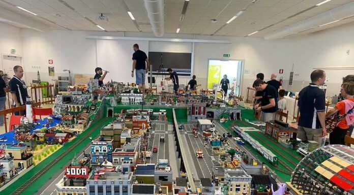 Passione Lego, i mattoncini colorati in mostra al Politecnico mostra lego 2023