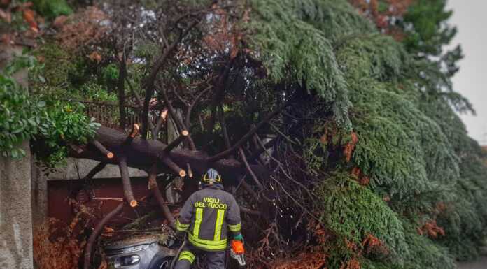 Maltempo, il temporale si abbatte sul Lecchese: tante richieste di aiuto ai vigili del fuoco