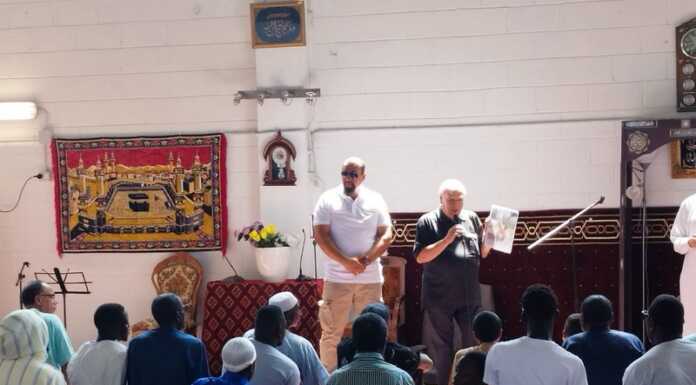 La commemorazione della comunità islamica per Aboubacar, il 18enne morto nel lago