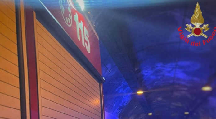 “Mezzogiorno di fuoco” per i pompieri impegnati in 3 interventi Vigili del Fuoco