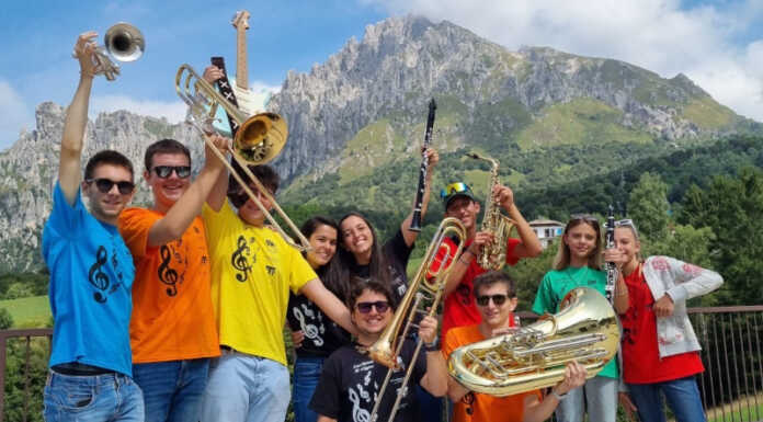 Valmadrera. I ragazzi della banda in concerto ai Piani Resinelli Banda di Valmadrera Piani Resinelli