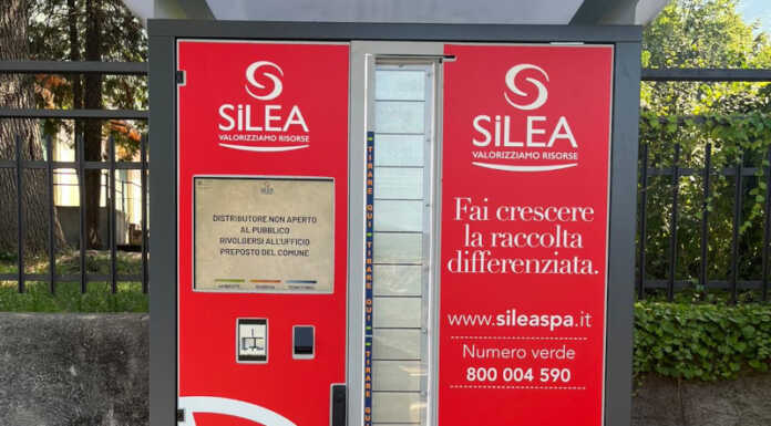 Lierna. Dal 29 agosto attivo il nuovo distributore di sacchi per la differenziata Distributore sacchi Lierna