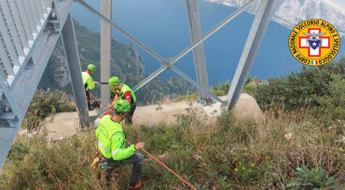 Resinelli. Giovane precipita dalla passerella panoramica, ritrovato il corpo senza vita Resinelli precipitato passerella parco valentino
