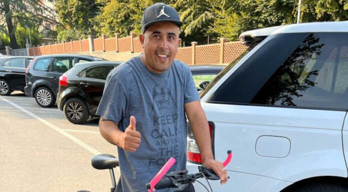 Gli rubano la bici e non può più lavorare, “salvato” da un gesto di solidarietà Rubano bici cooperativa solleva brivio