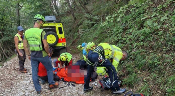 Soccorsi in montagna: elicottero all’Alpe di Desio e al rifugio Buzzoni Uno degli interventi di oggi (foto Soccorso Alpino)