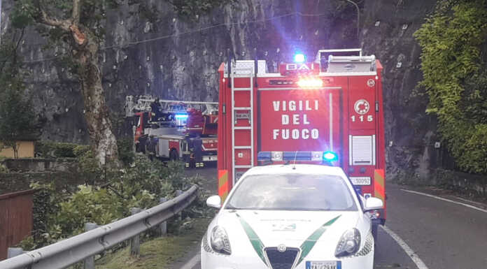 Fortissima ondata di maltempo a Lecco, in Valsassina e sul lago Vigili del Fuoco al lavoro a Mandello