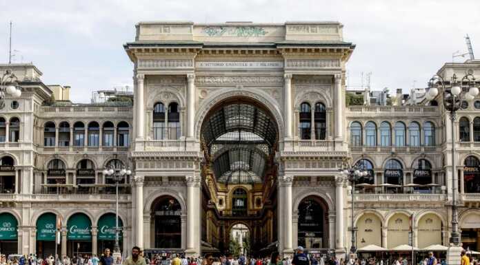 Milano. Imbrattata Galleria Vittorio Emanuele II. Fontana: “Devono pagare fino all’ultimo centesimo”