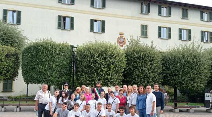 Mandello. Accolta la delegazione di Nasaud, e stasera via alle danze Mandello gemellaggio Nasaud